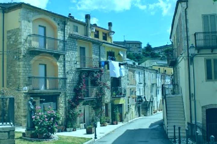 Escorts Monacilioni, Italy — Local Companions