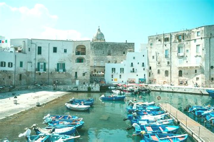 Escorts Monopoli, Italy — Local Companions
