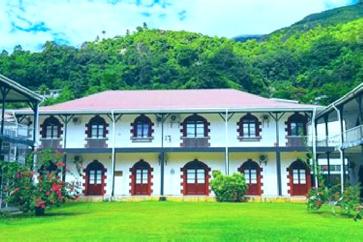 Escorts Mont Fleuri, Seychelles — Local Companions