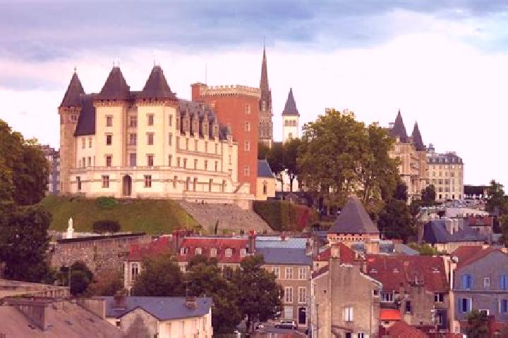 Escorts Montardon, France — Local Companions