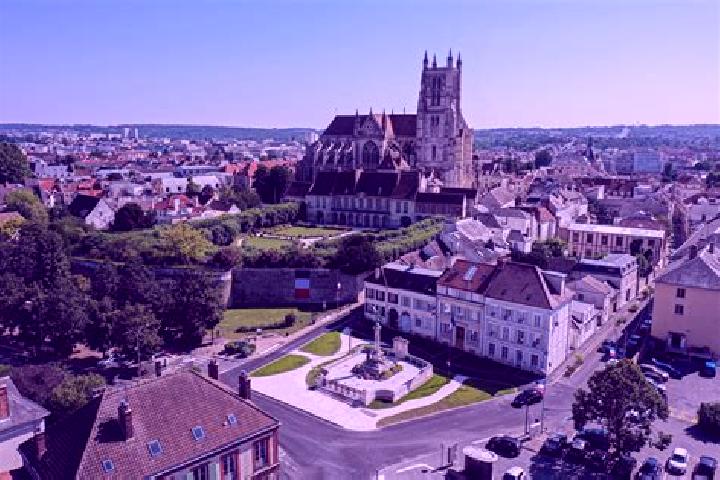 Escorts Montceaux-les-Meaux, France — Local Companions