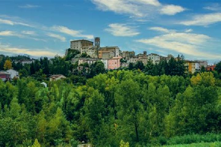 Escorts Monte Cerignone, Italy — Local Companions