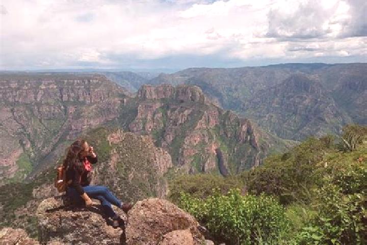 Escorts Monte del Toro, Mexico — Local Companions