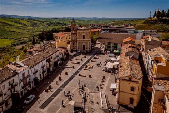 Escorts Monte Marcone, Italy — Local Companions