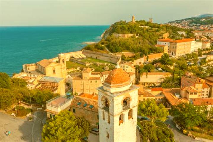 Escorts Monteleone di Fermo, Italy — Local Companions