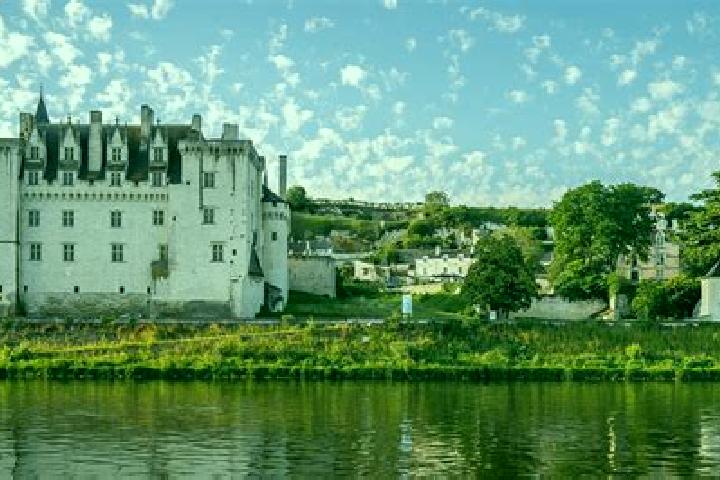 Escorts Montsoreau, France — Local Companions