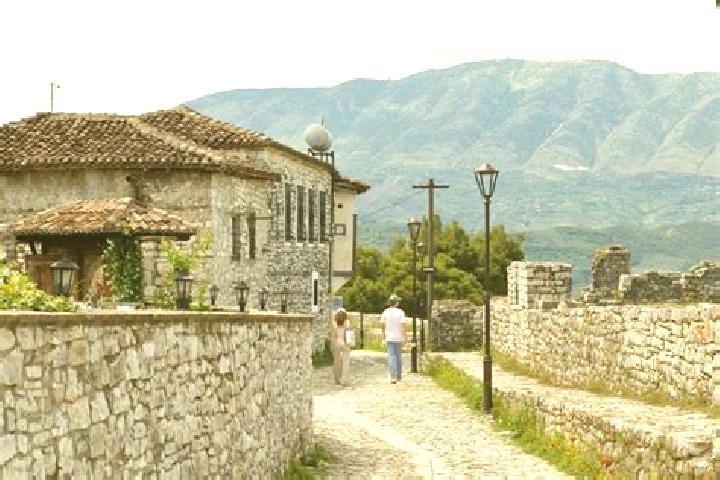 Escorts Morave, Albania — Local Companions