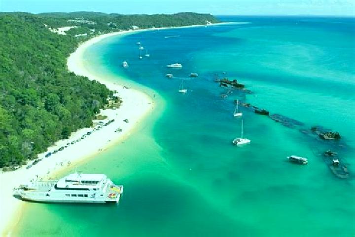 Escorts Moreton Island, Australia — Local Companions