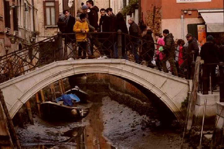 Escorts Mossini, Italy — Local Companions