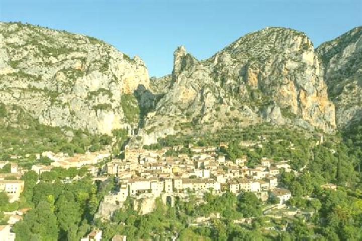 Escorts Moustiers-Sainte-Marie, France — Local Companions