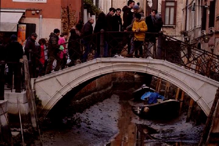 Escorts Mozzo, Italy — Local Companions