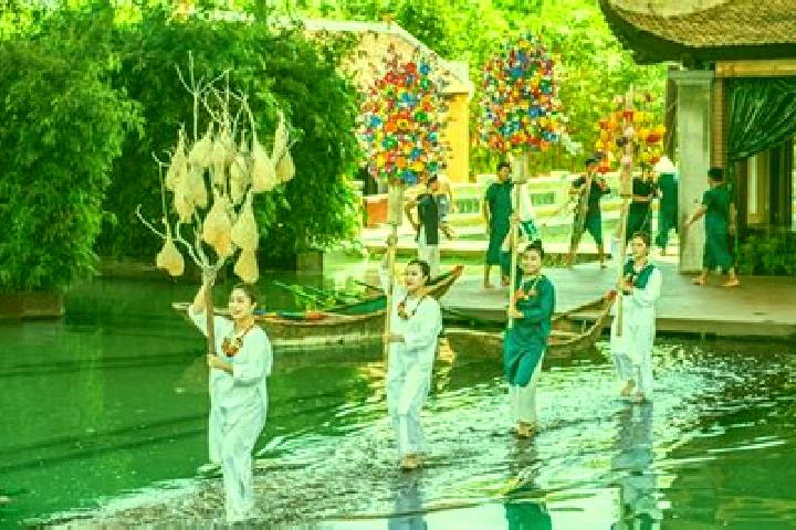 Escorts Muang Phin, Laos — Local Companions