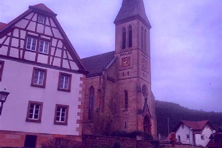 Escorts Muenchweiler an der Rodalb, Germany — Local Companions