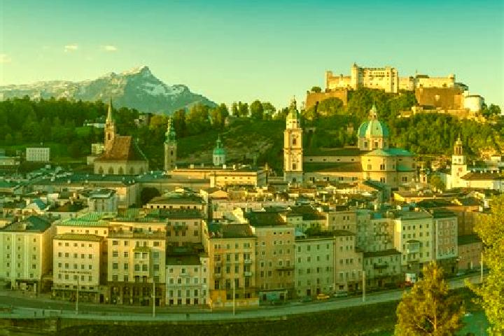 Escorts Muerzsteg, Austria — Local Companions
