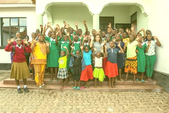 Escorts Mugumu, Tanzania — Local Companions