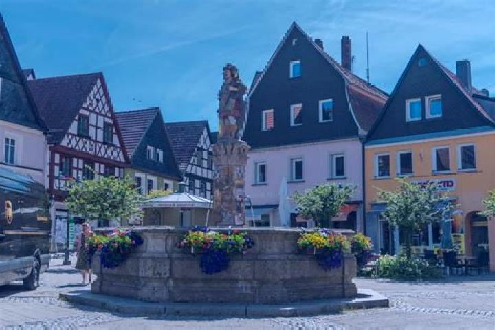 Escorts Mullenbach, Germany — Local Companions