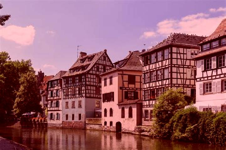 Escorts Mundolsheim, France — Local Companions