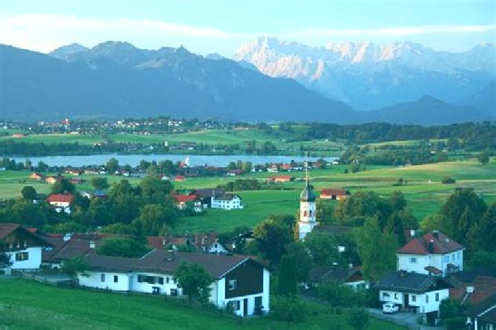 Escorts Murnau am Staffelsee, Germany — Local Companions