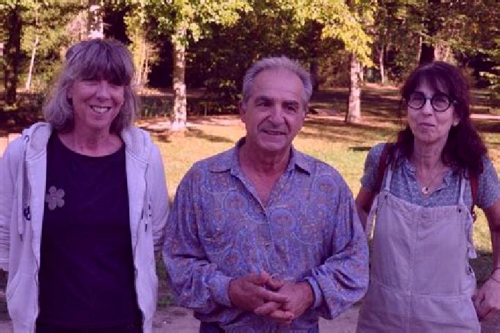 Escorts Nancay, France — Local Companions