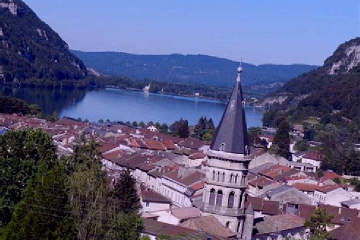 Escorts Nantua, France — Local Companions