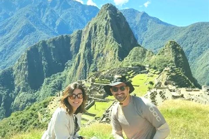 Escorts Naranjillo, Peru — Local Companions