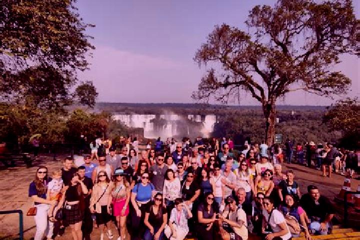 Escorts Natividade da Serra, Brazil — Local Companions