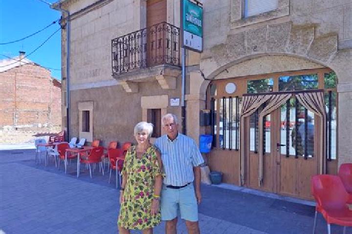 Escorts Navares de Ayuso, Spain — Local Companions