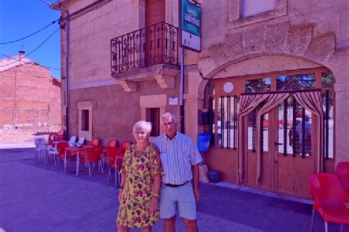 Escorts Navares de las Cuevas, Spain — Local Companions