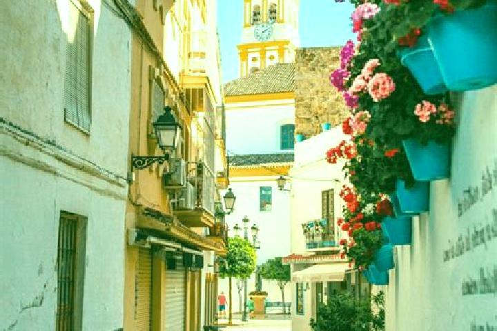Escorts Navarrete, Spain — Local Companions