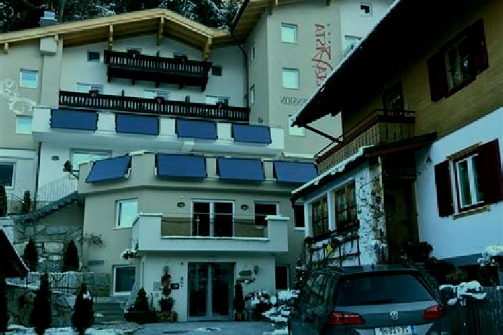 Escorts Neukirchen am Grossvenediger, Austria — Local Companions