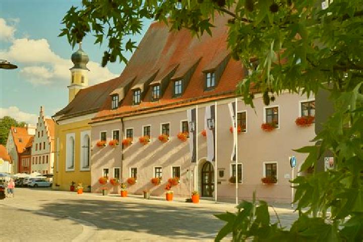 Escorts Neustadt an der Donau, Germany — Local Companions