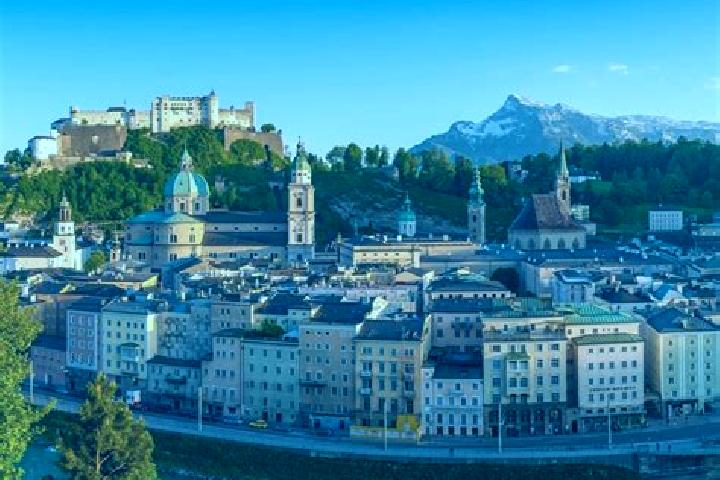 Escorts Niederalm, Austria — Local Companions