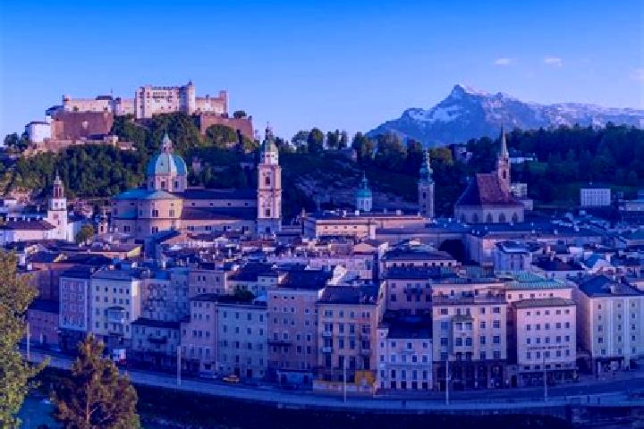 Escorts Niederthalheim, Austria — Local Companions