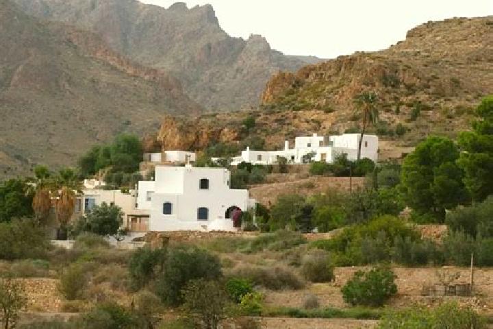 Escorts Nijar, Spain — Local Companions
