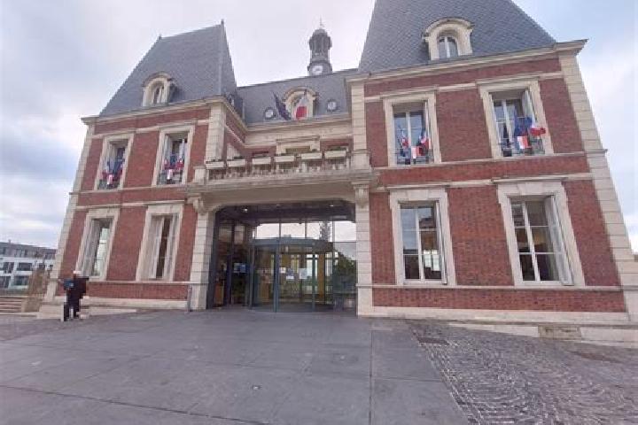Escorts Noisy-sur-Oise, France — Local Companions