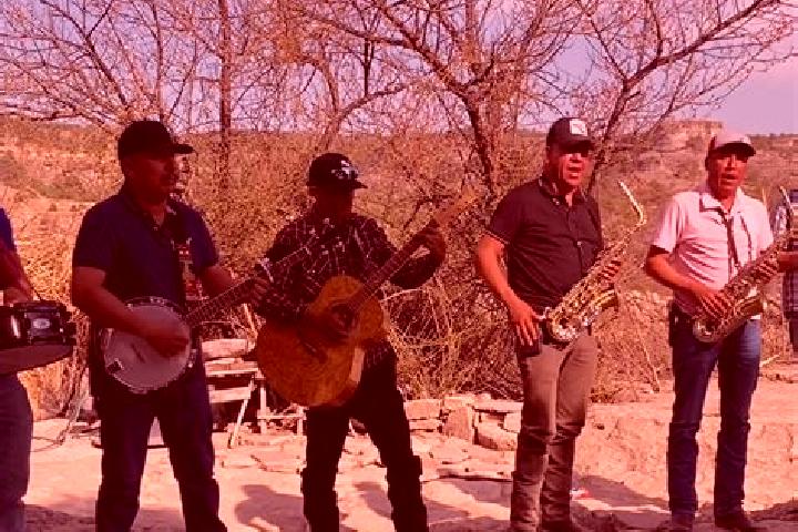 Escorts Nonoava, Mexico — Local Companions
