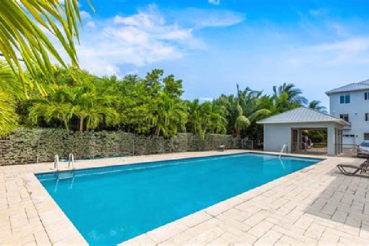 Escorts North Sound Estates, Cayman Islands — Local Companions