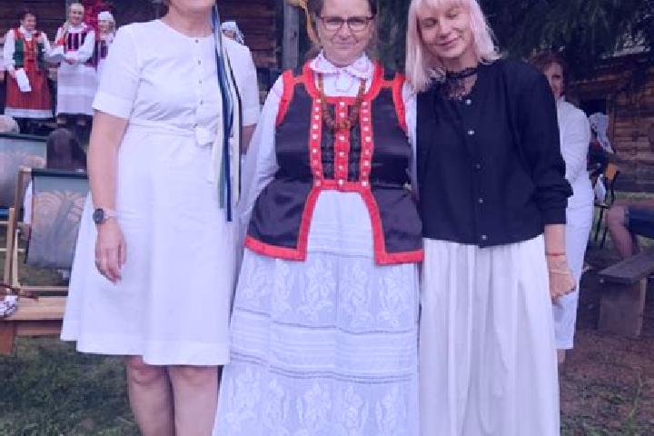 Escorts Nowogrod, Poland — Local Companions