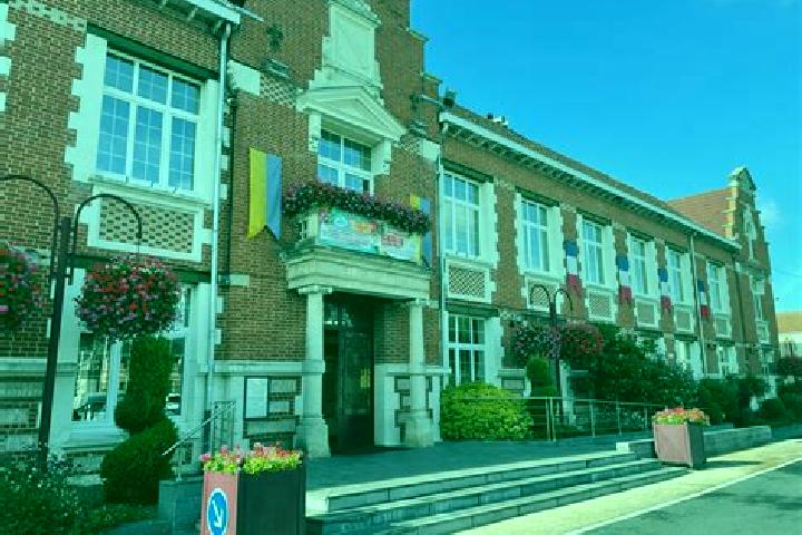 Escorts Noyelles-Godault, France — Local Companions