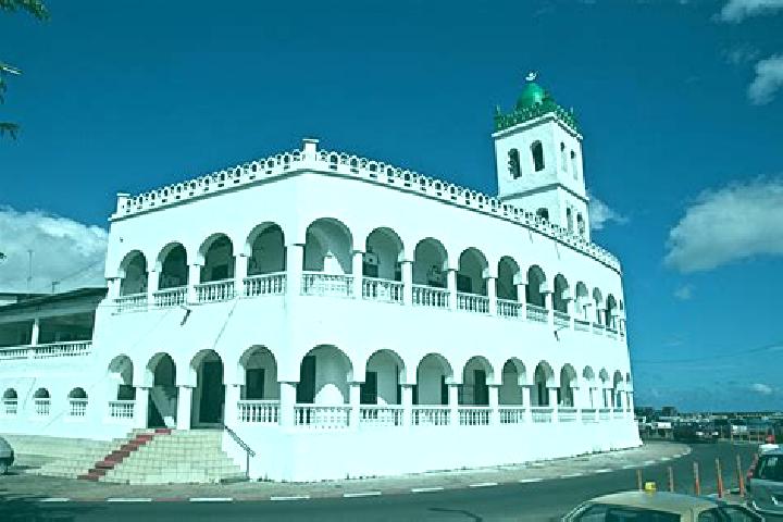 Escorts Ntsoudjini, Comoros — Local Companions