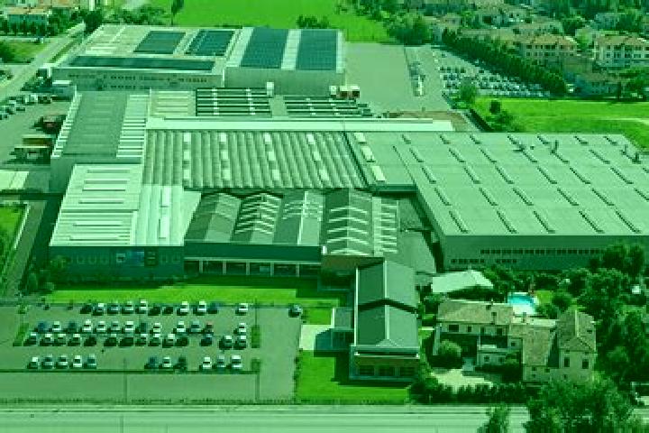 Escorts Nucleo Industriale di Bazzano, Italy — Local Companions
