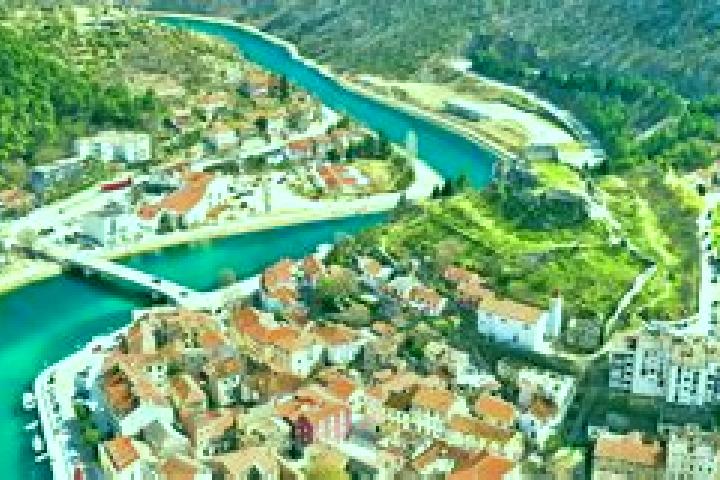 Escorts Obrovac Sinjski, Croatia — Local Companions
