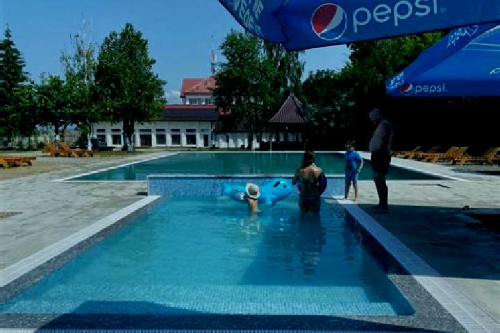 Escorts Ocna Sugatag, Romania — Local Companions