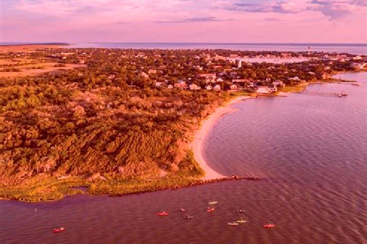 Escorts Ocracoke, United States — Local Companions