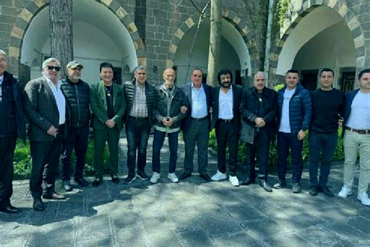 Escorts OErenkuyu, Turkey — Local Companions