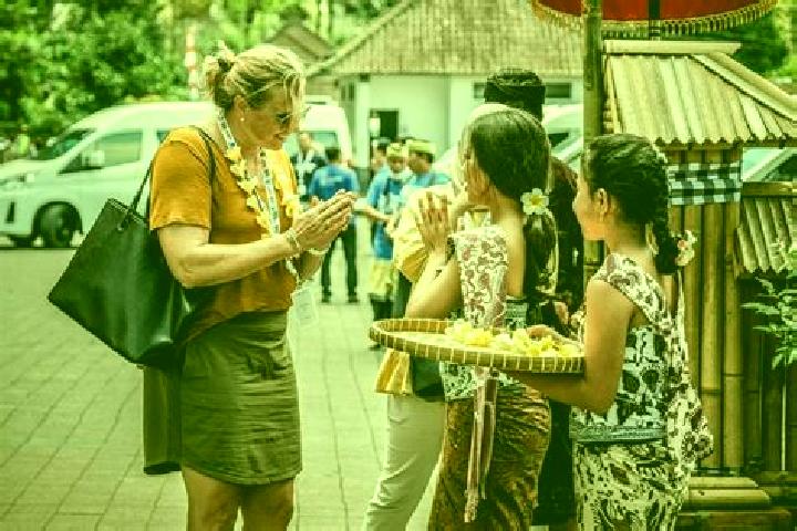 Escorts Oesapa, Indonesia — Local Companions