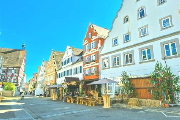 Escorts Oettingen in Bayern, Germany — Local Companions