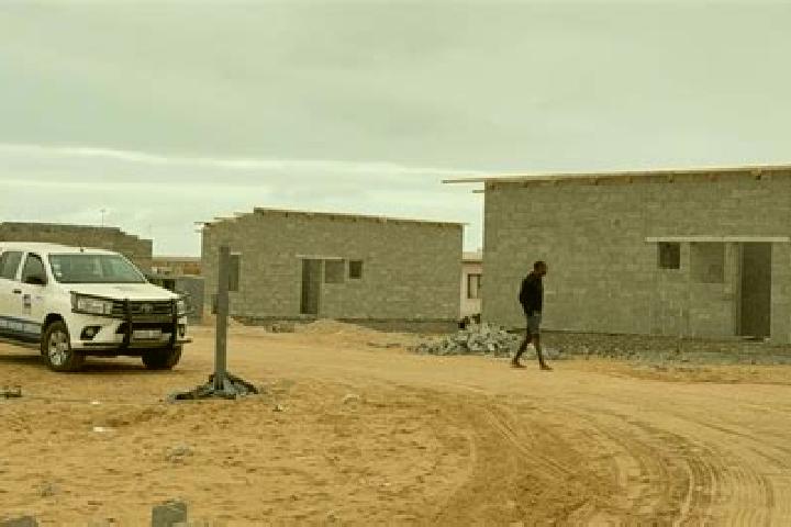 Escorts Okalongo, Namibia — Local Companions