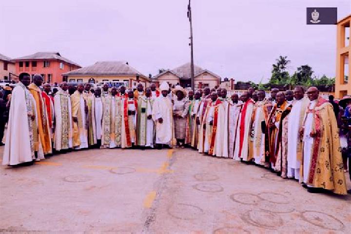 Escorts Oke-Agbe, Nigeria — Local Companions
