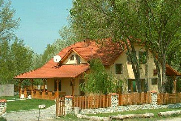 Escorts Okolicna na Ostrove, Slovakia — Local Companions